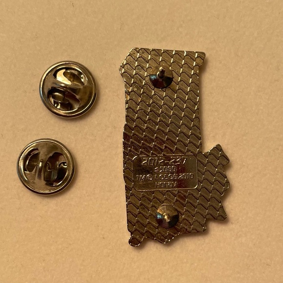 ⭐️FWP Olympic Commemorative Pin -London 2012 - Royal Guard —see FWP offer below - Picture 4 of 6